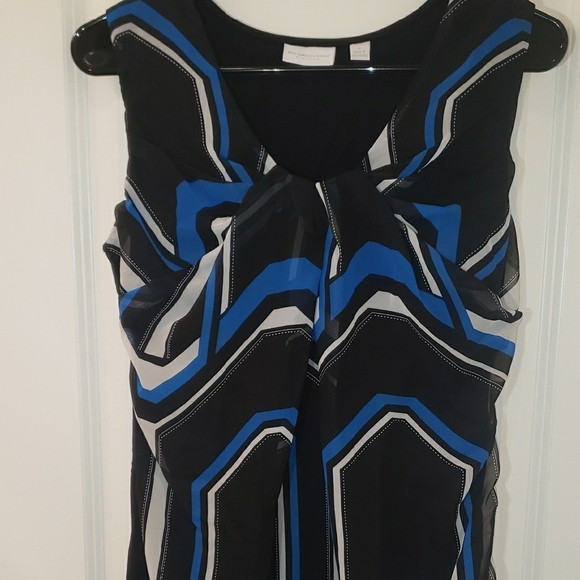 New York & Company Black and Blue Asymmetrical Graphic Blouse - Picture 5 of 8